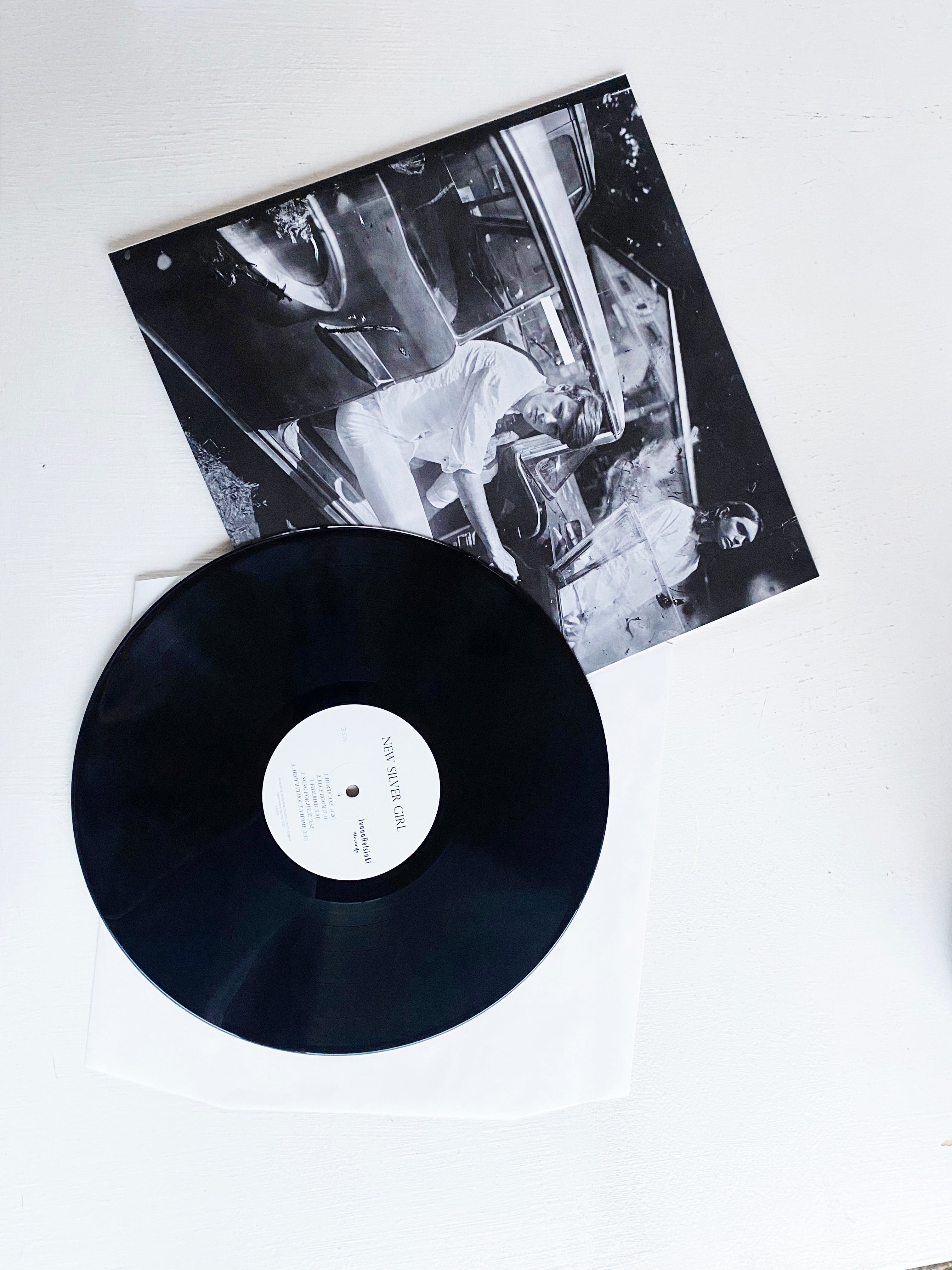 New Silver Girl vinyl record 2/ Wild carnation OUT NOW!