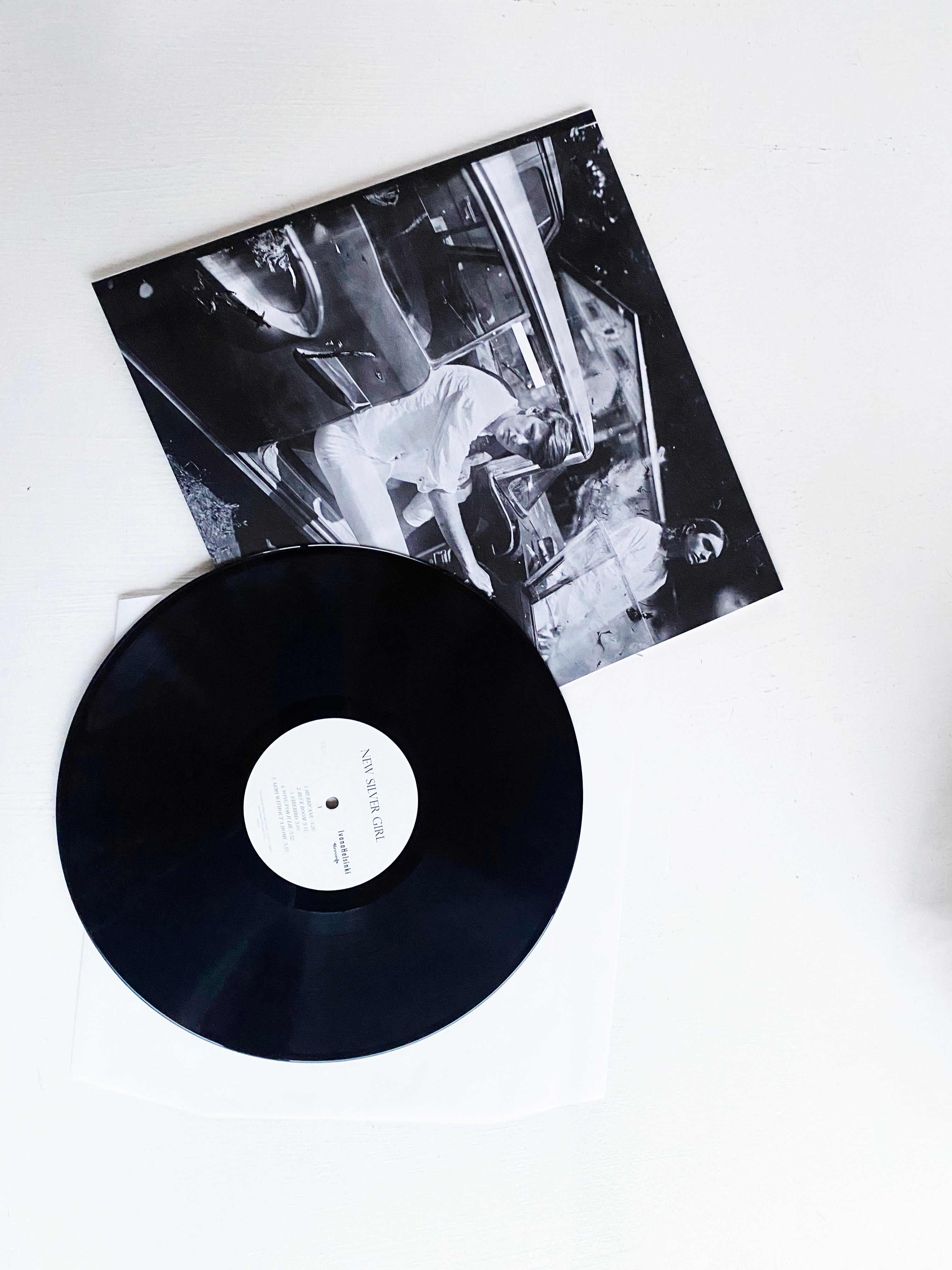 New Silver Girl vinyl record 2/ Wild carnation OUT NOW!